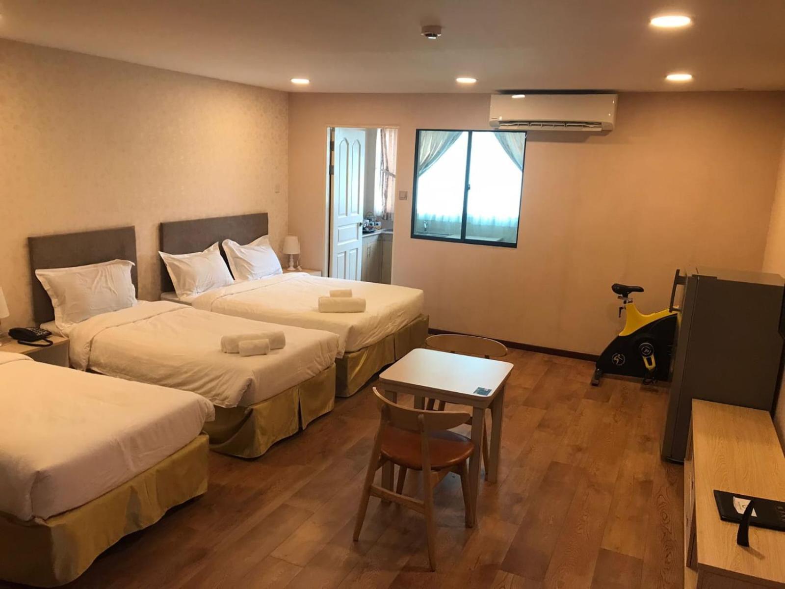 Coconut Bay Lodge - Beribi バンダル スリ ブガワン エクステリア 写真